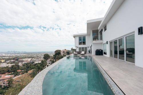 Photo of Others in Hollywood Hills West
