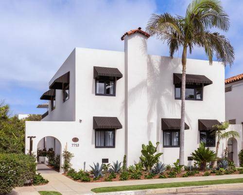 Photo of Others in Village of La Jolla