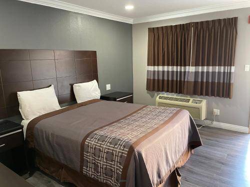 Photo of Bedroom in Del Aire