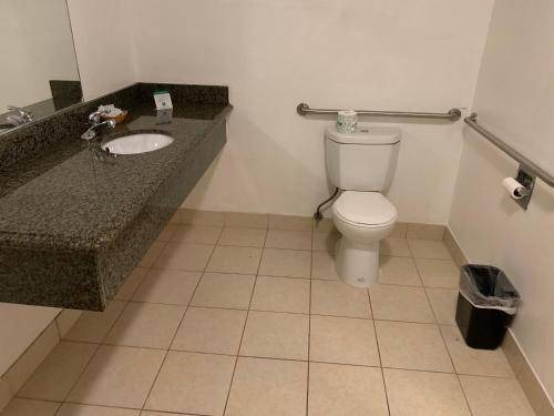 Photo of Bathroom in Del Aire