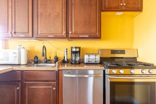 Photo of Kitchen in Central Malibu