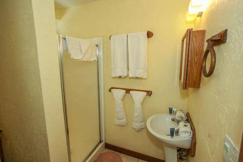 Photo of Bathroom in Upper Moonridge