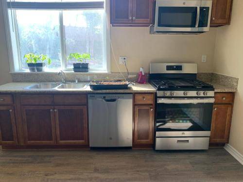 Photo of Kitchen in Alessandro Heights