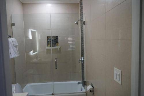 Photo of Bathroom in Gardena