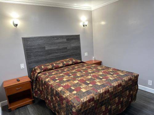 Photo of Bedroom in West Athens