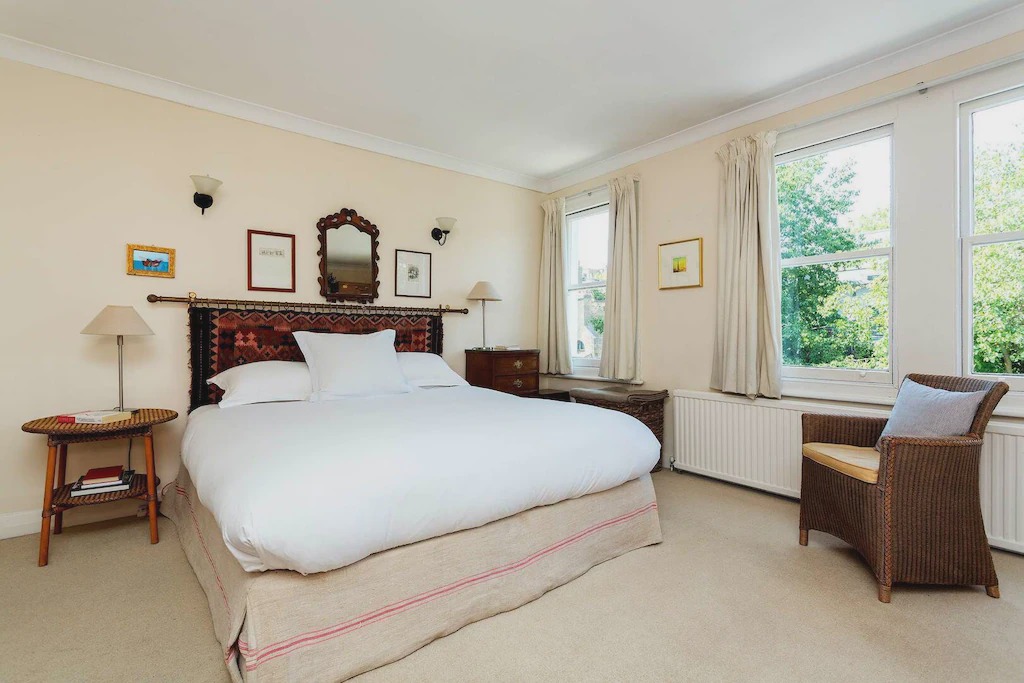 Photo of Bedroom in Ravenscourt Park