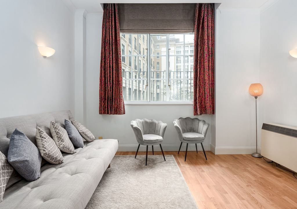 Photo of Livingroom in Bishop's