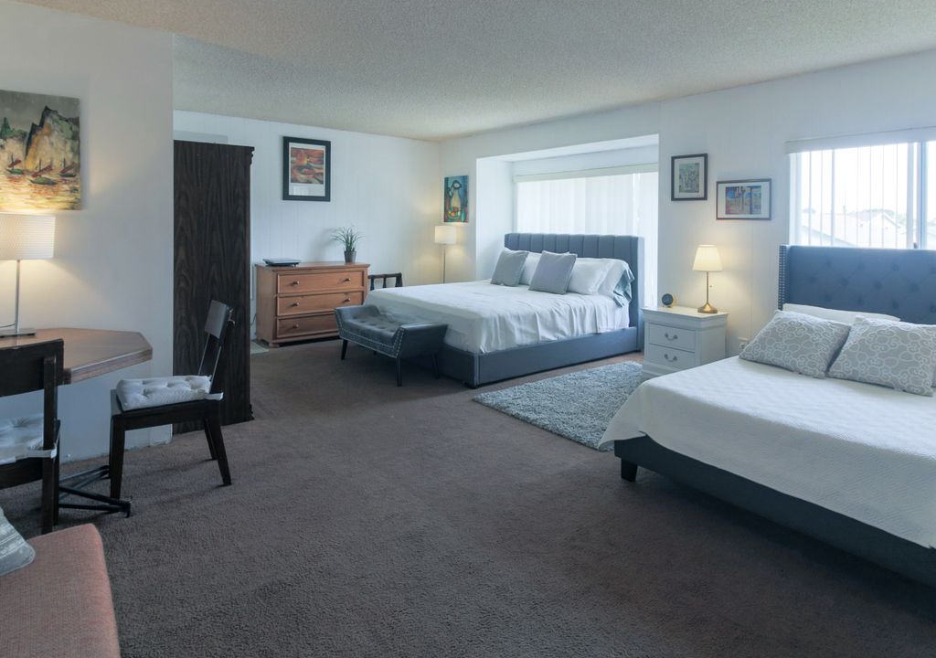 Photo of Livingroom in University City