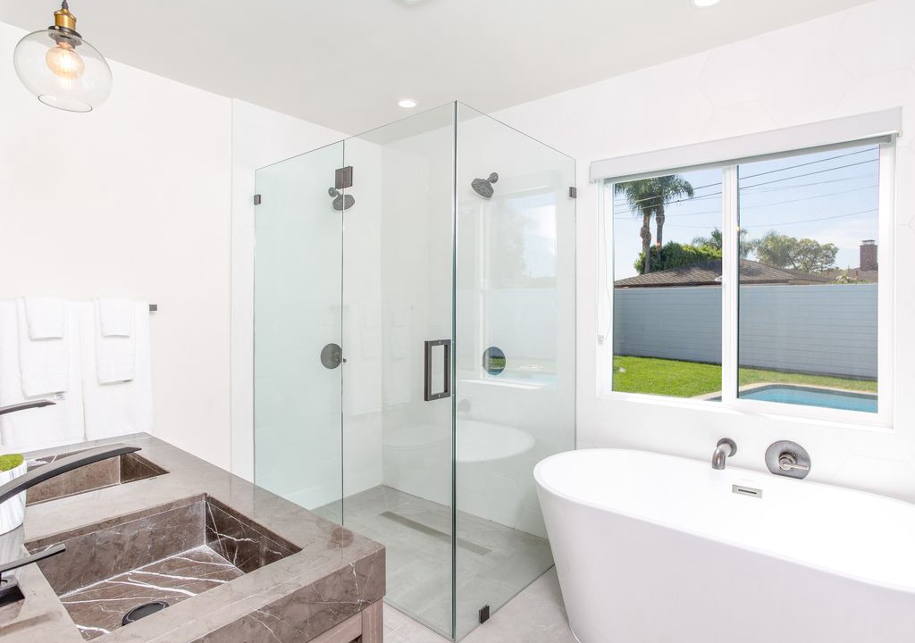 Photo of Bathroom in Bixby Knolls