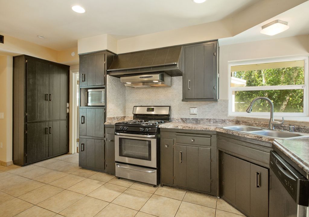 Photo of Kitchen in Encino