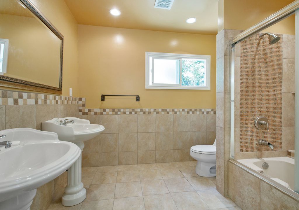 Photo of Bathroom in Encino
