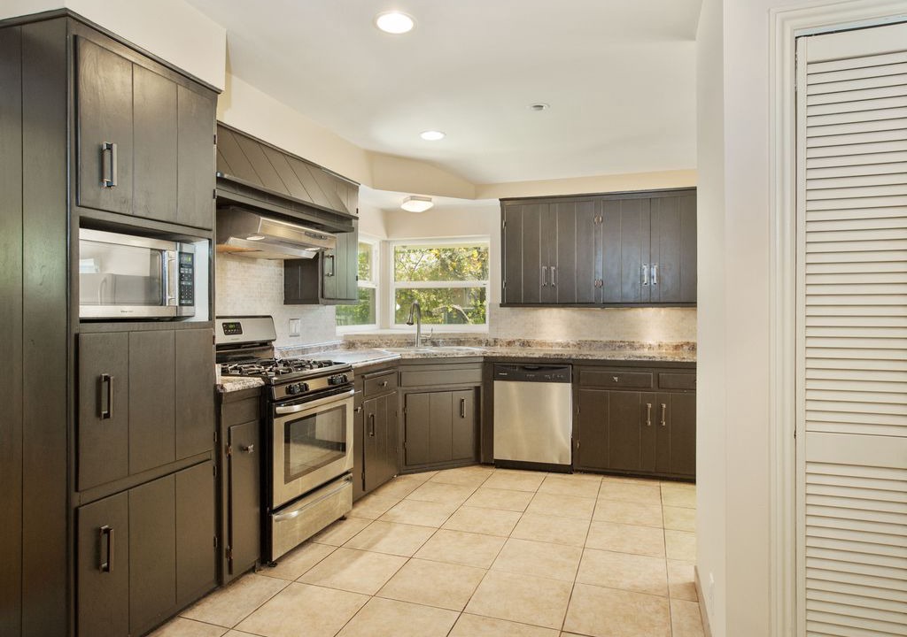 Photo of Kitchen in Encino