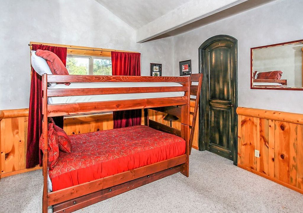 Photo of Bedroom in Castle Glen Estates