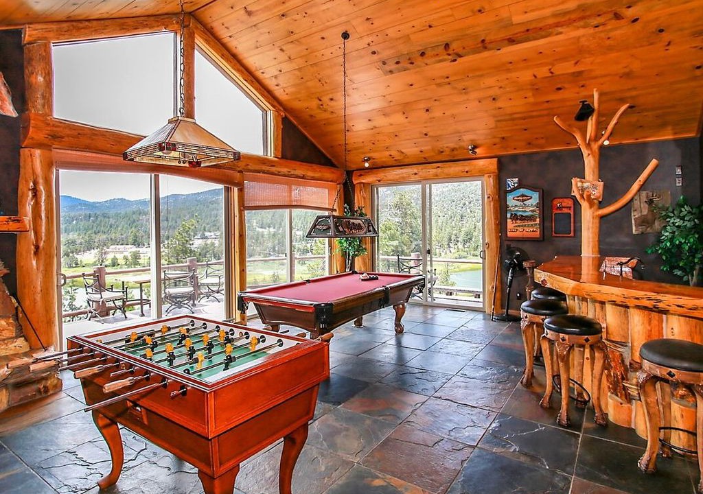 Photo of Livingroom in Castle Glen Estates