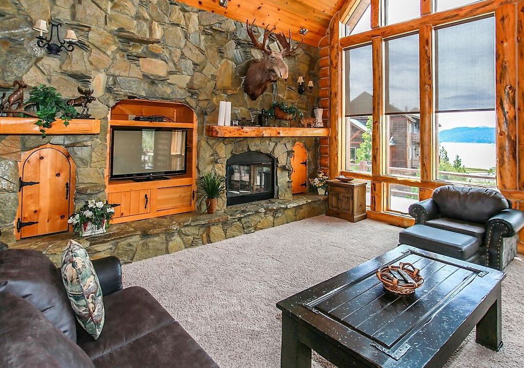 Photo of Livingroom in Castle Glen Estates