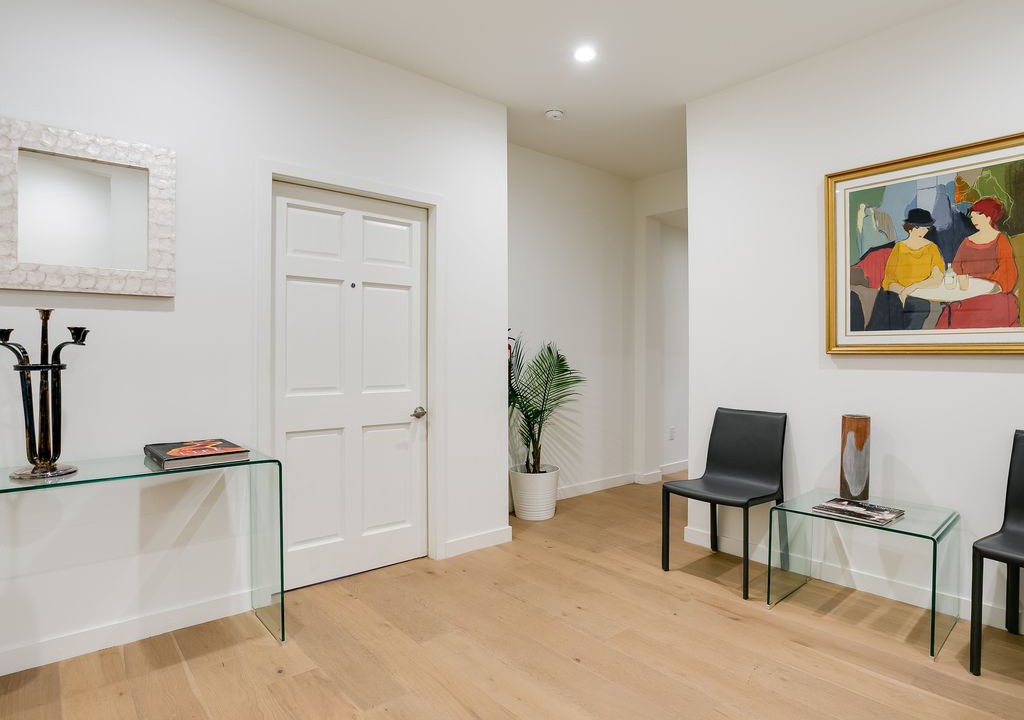 Photo of Livingroom in Pico - Robertson