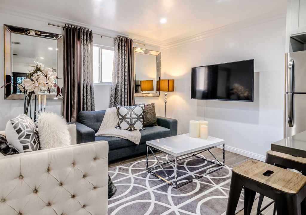 Photo of Livingroom in Pico - Robertson