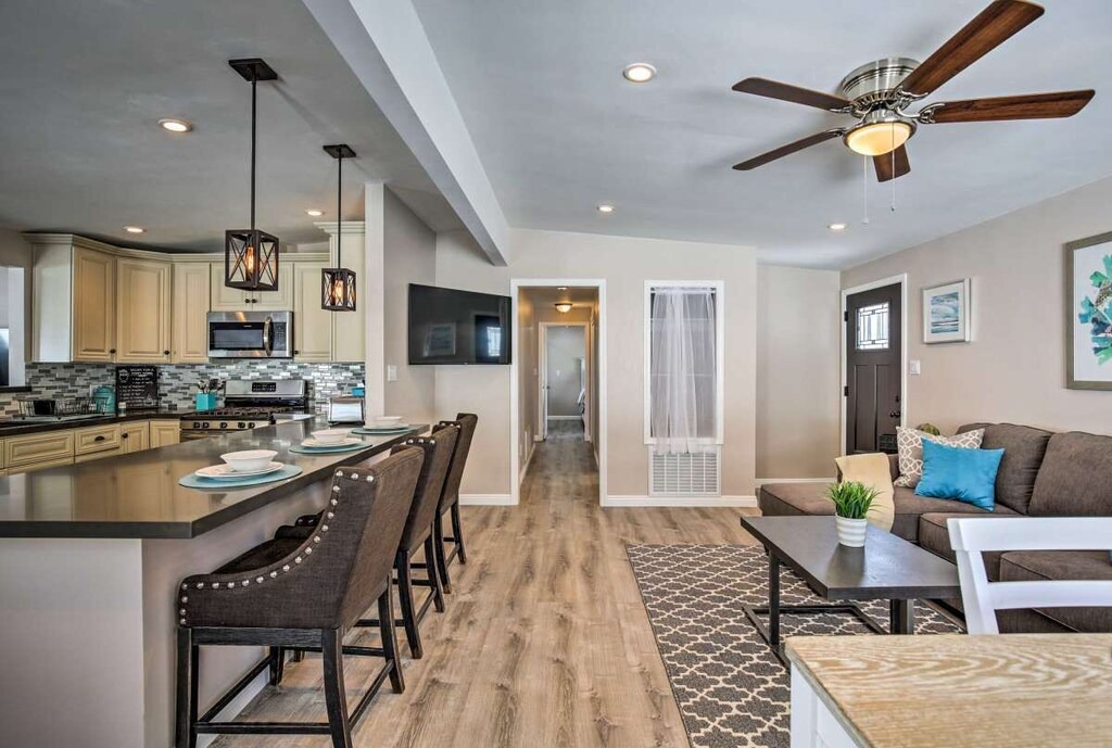 Photo of Livingroom in North Clairemont