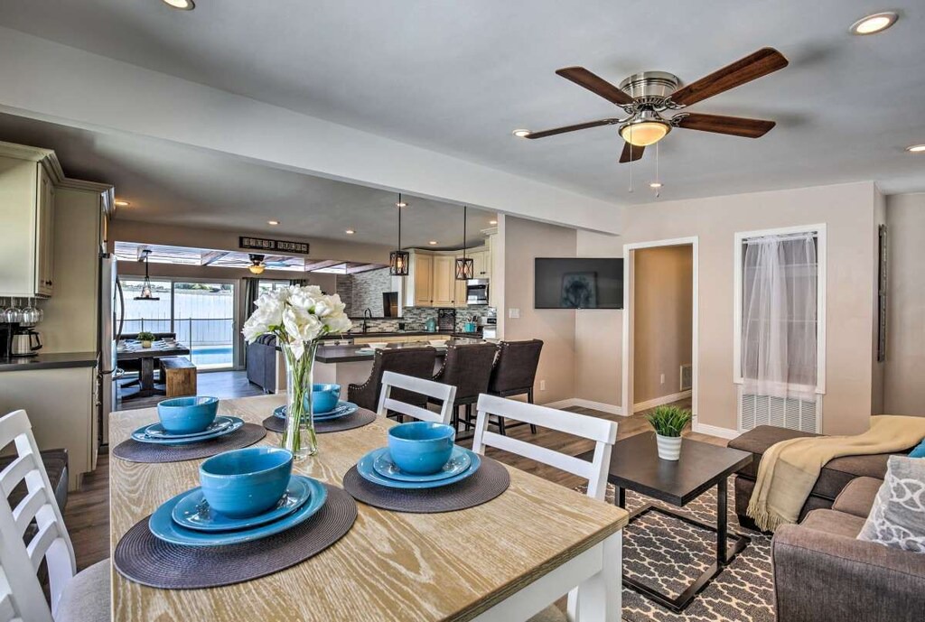 Photo of Livingroom in North Clairemont