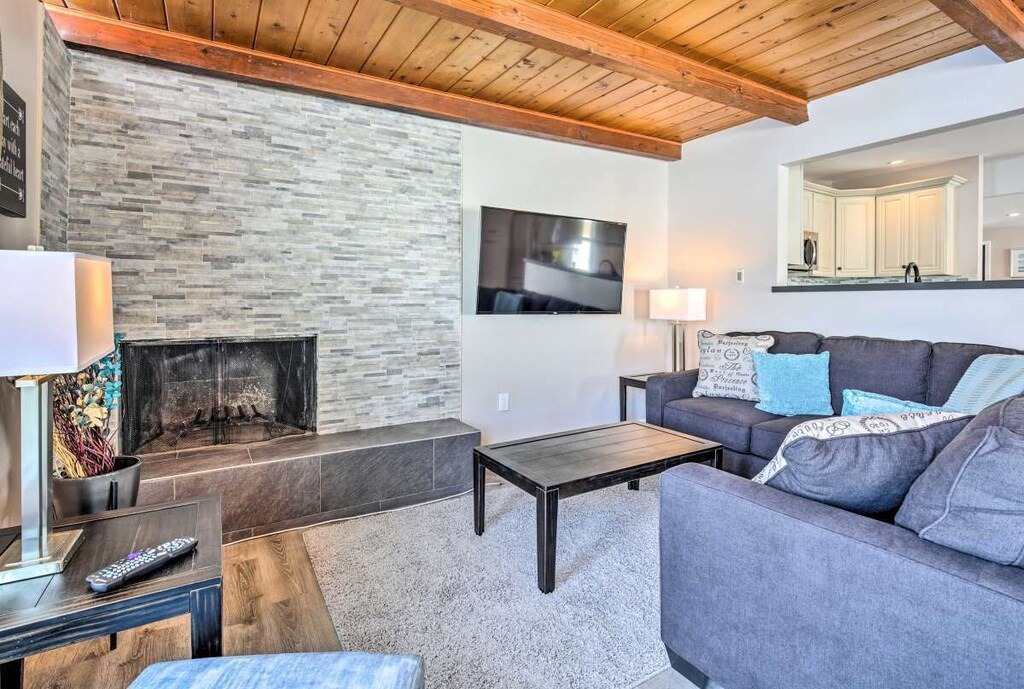 Photo of Livingroom in North Clairemont