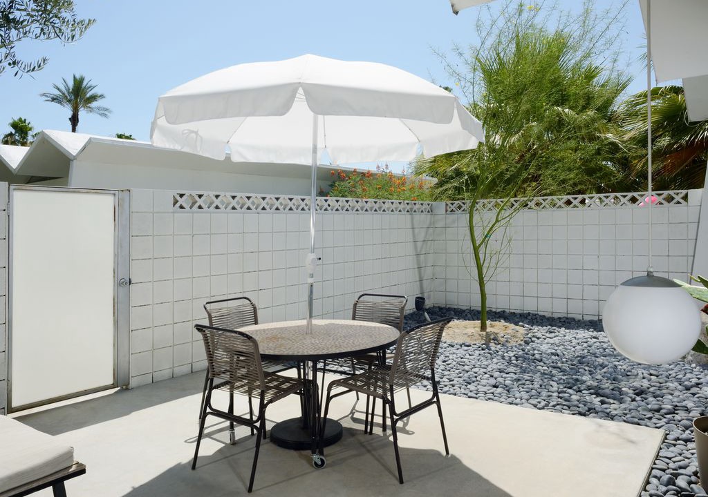 Photo of Patio Balcony in Araby Commons