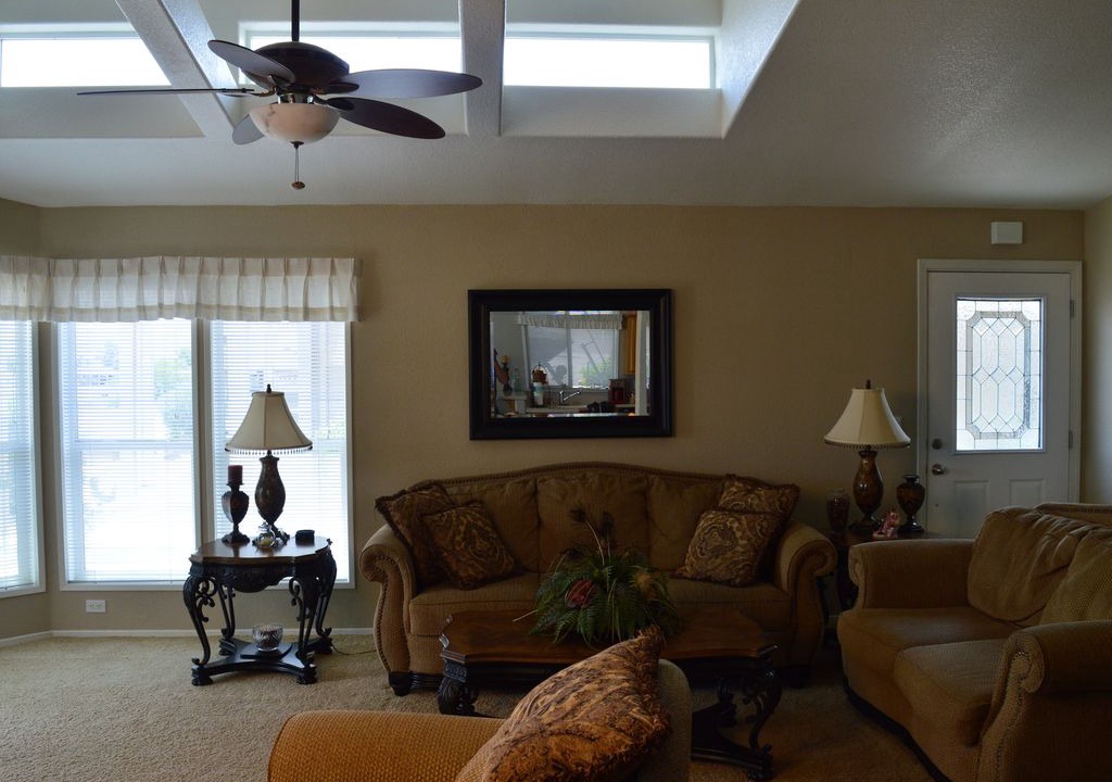 Photo of Livingroom in Havasu Lake