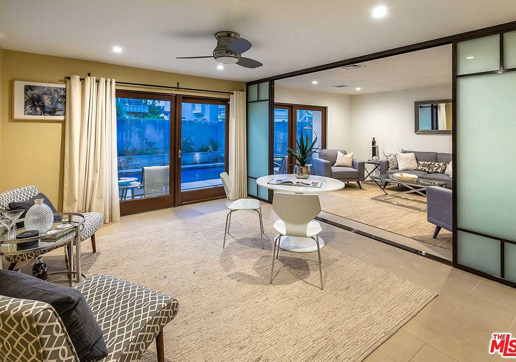 Photo of Livingroom in Marina Peninsula
