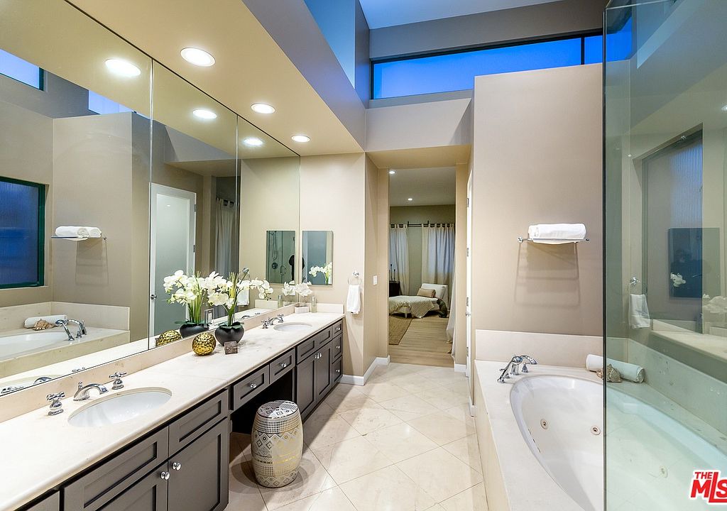 Photo of Kitchen in Marina Peninsula