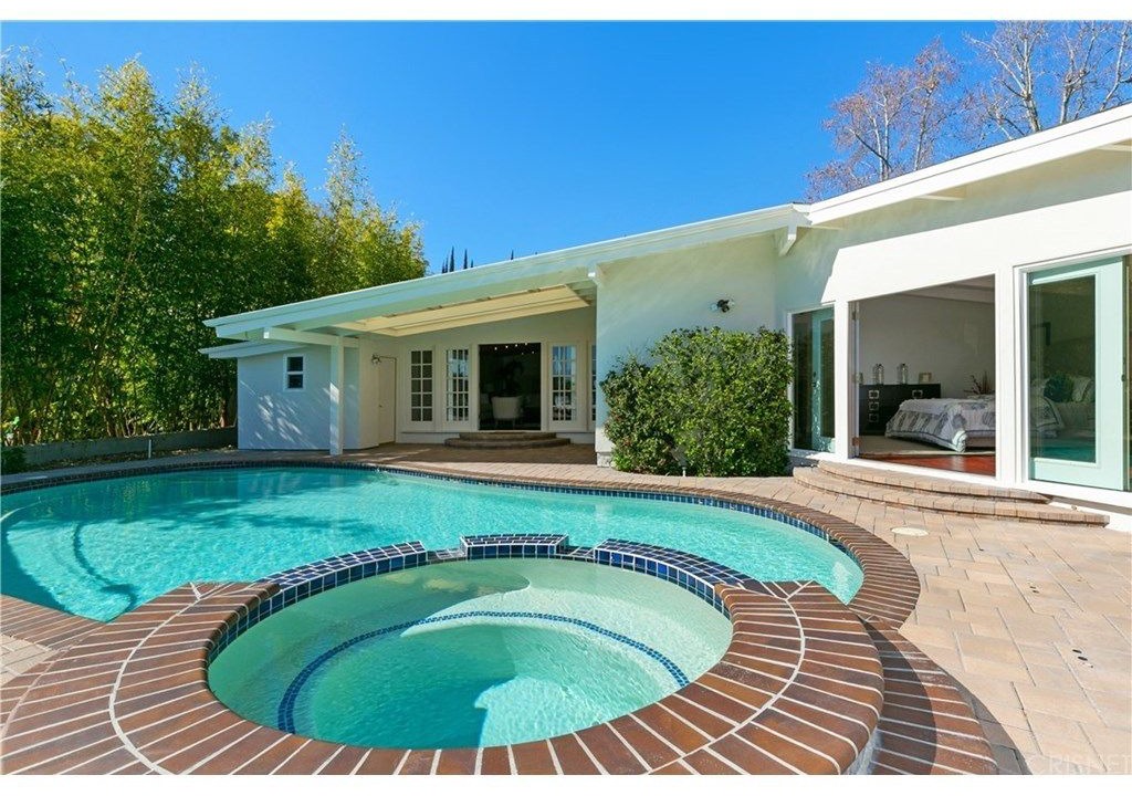 Photo of Outdoor in Encino