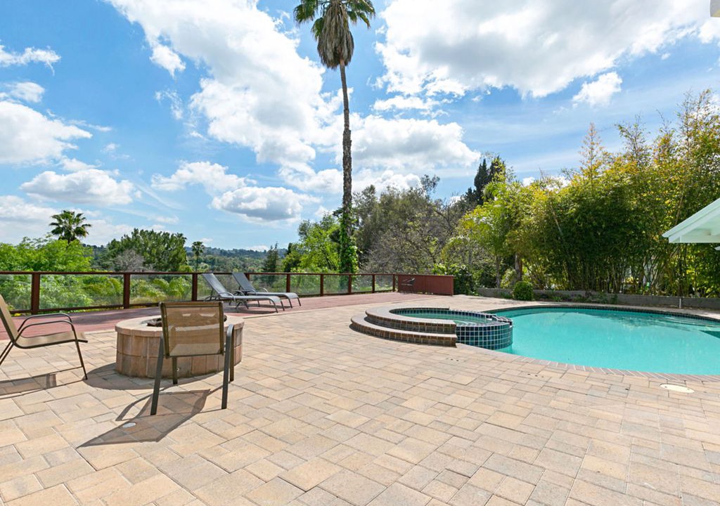 Photo of Outdoor in Encino