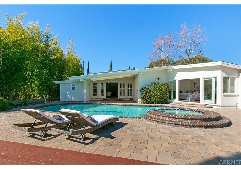 Photo of Outdoor in Encino