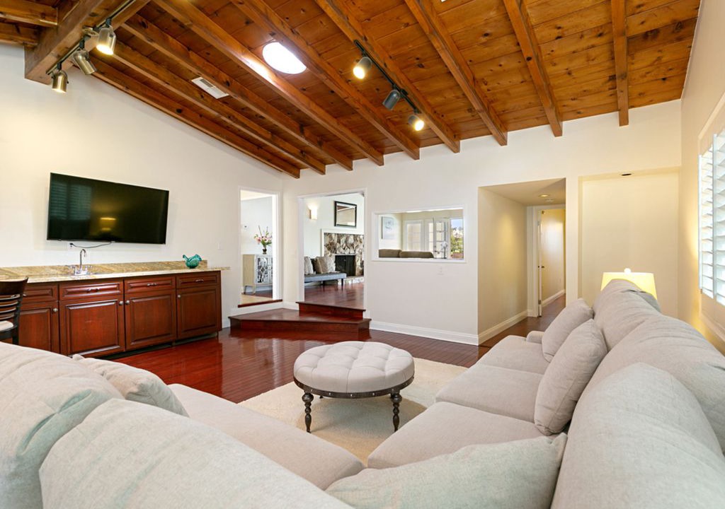 Photo of Livingroom in Encino