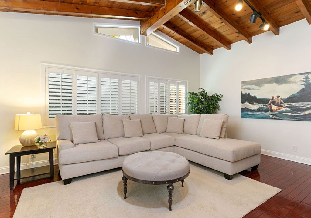 Photo of Livingroom in Encino
