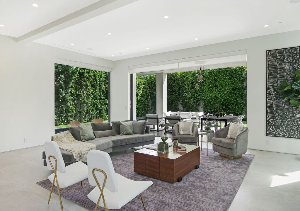 Photo of Livingroom in Melrose
