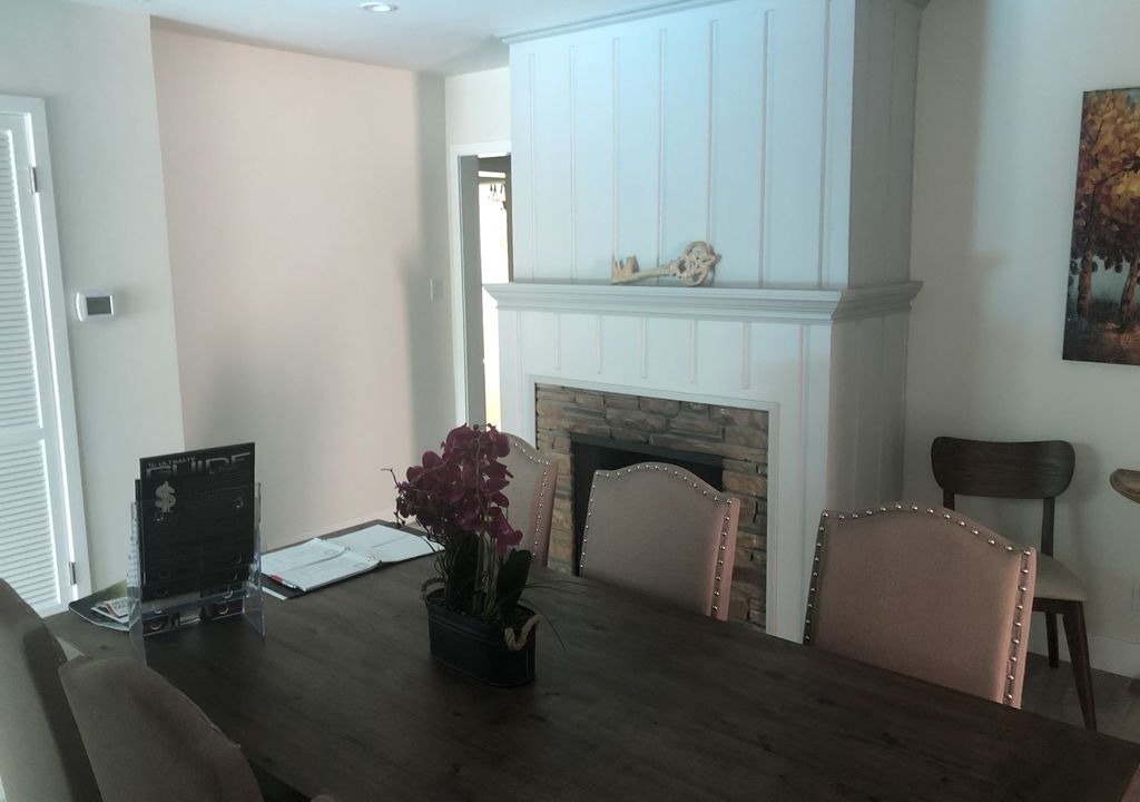 Photo of Livingroom in Toluca Lake