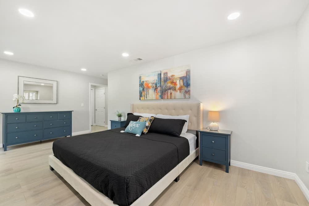 Photo of Bedroom in Altadena