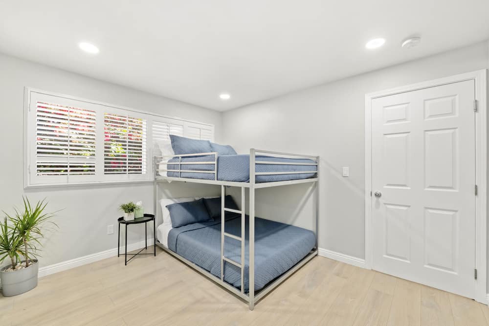 Photo of Bedroom in Altadena