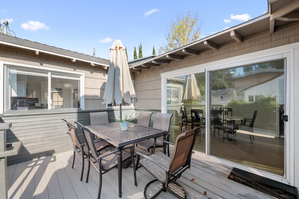 Photo of Patio Balcony in Altadena