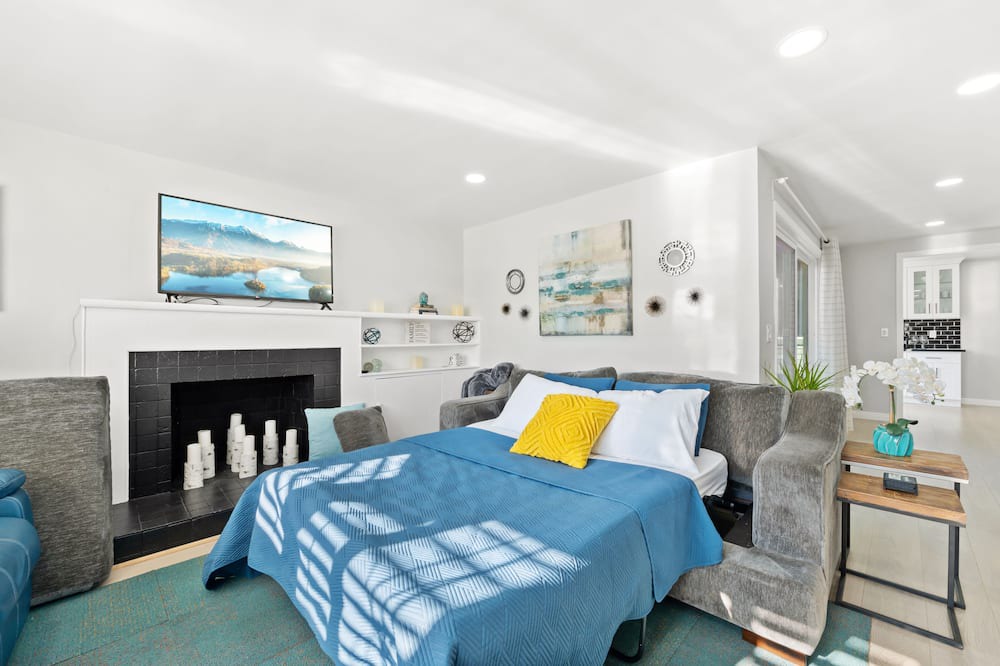 Photo of Bedroom in Altadena