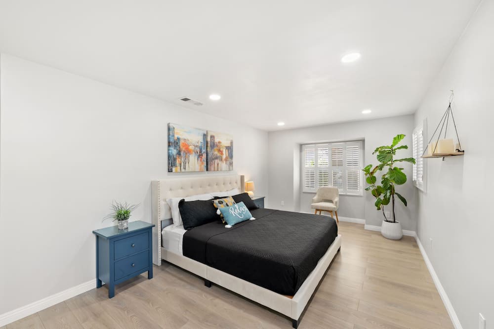 Photo of Bedroom in Altadena