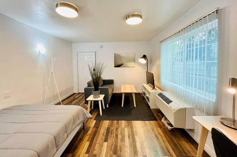 Photo of Bedroom in Claremont