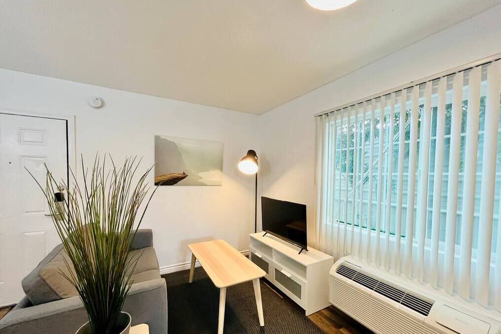 Photo of Bedroom in Claremont