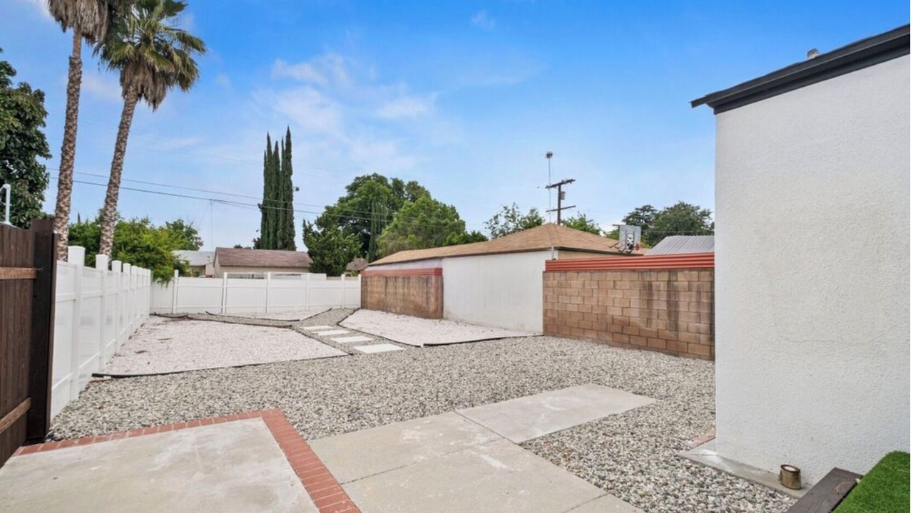 Photo of Outdoor in North Hills West