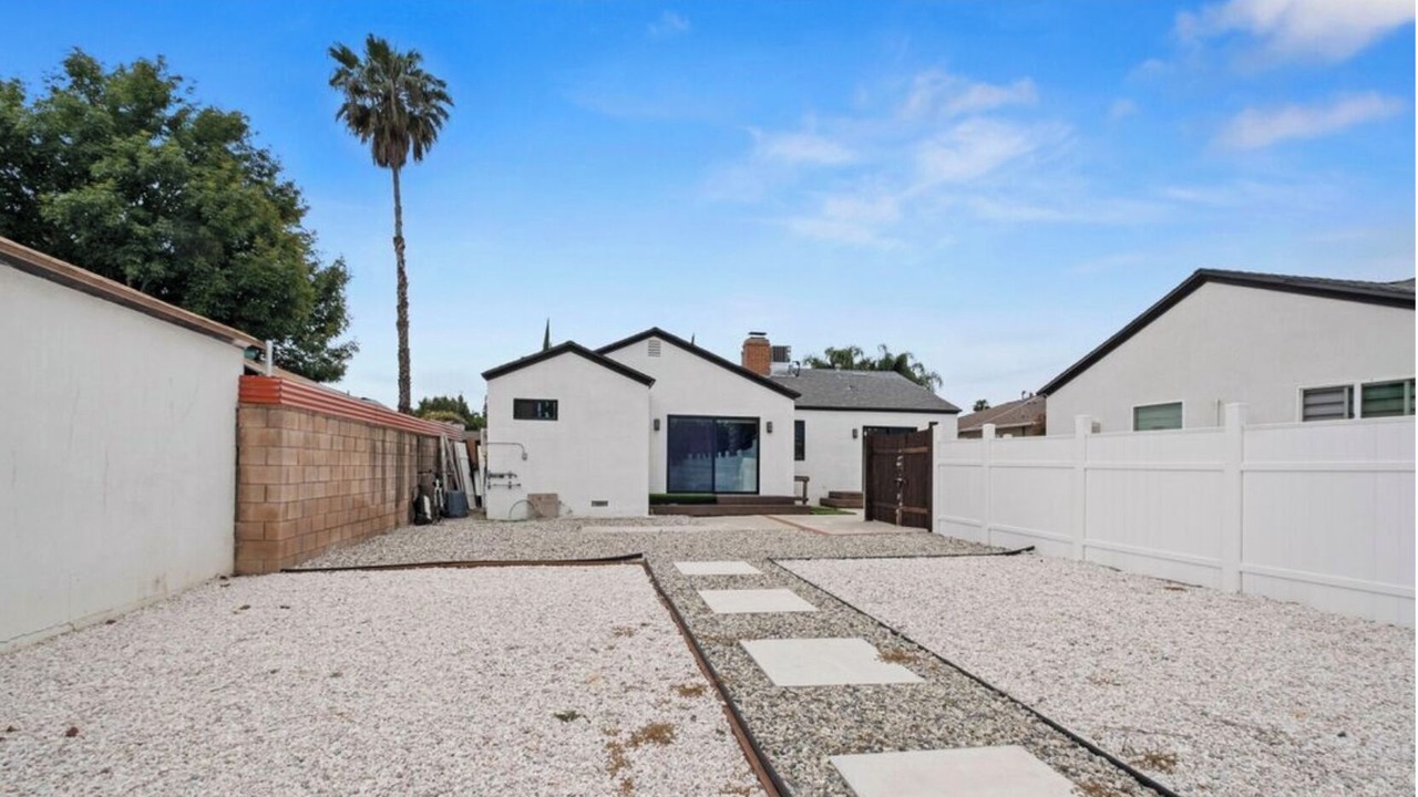 Photo of Outdoor in North Hills West