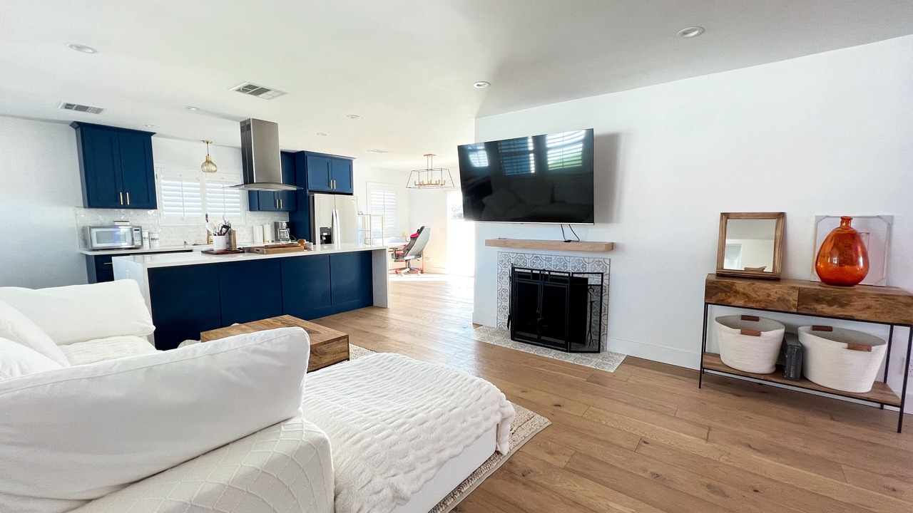 Photo of Livingroom in North Hills West