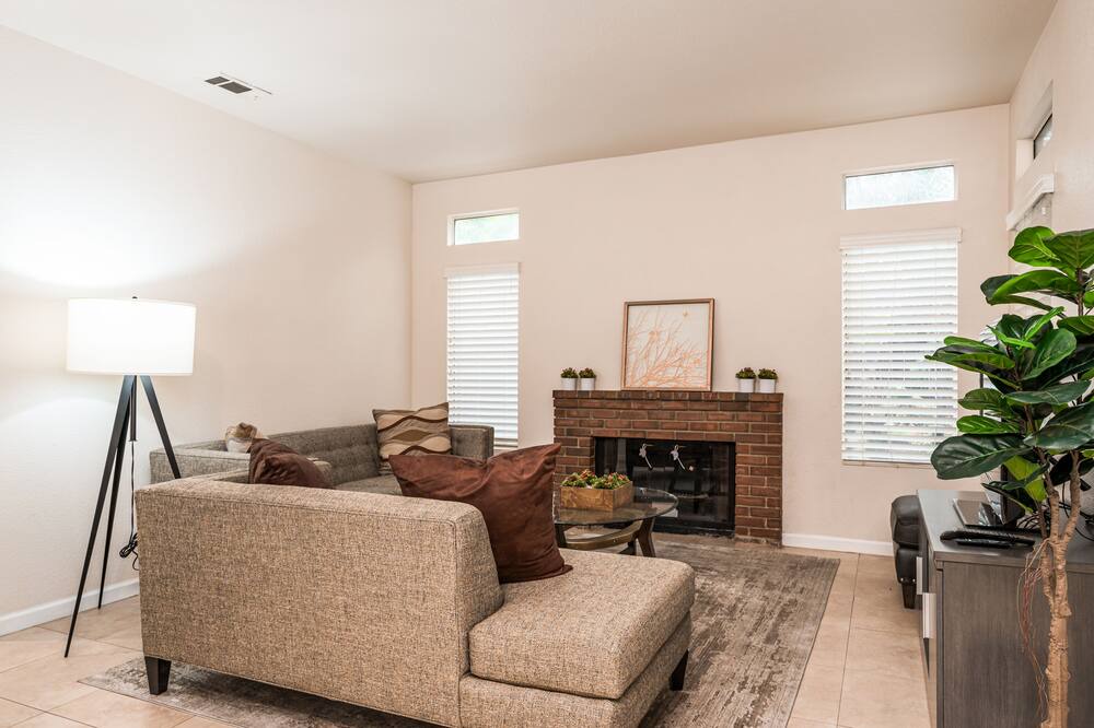 Photo of Livingroom in Moreno Valley