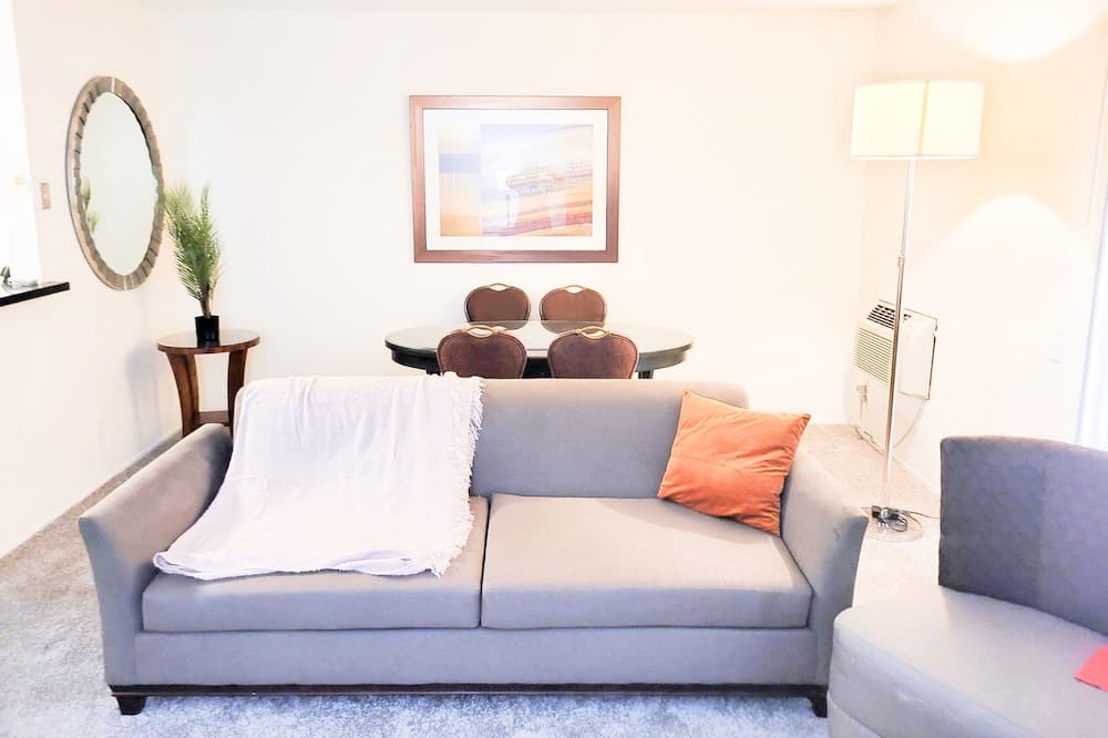 Photo of Livingroom in Placentia