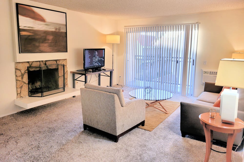 Photo of Livingroom in Placentia