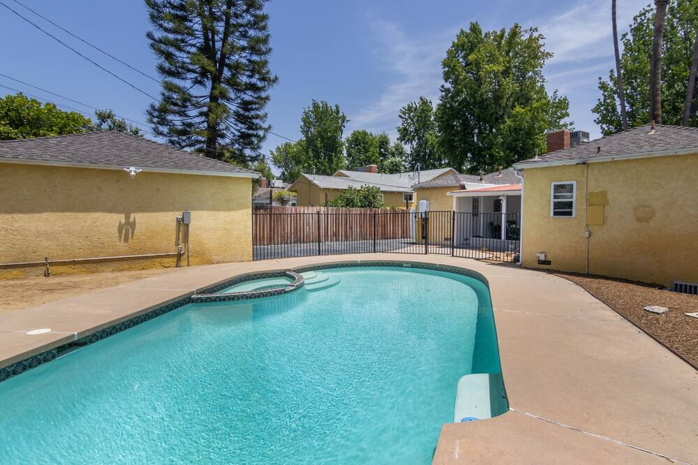 Photo of Outdoor in Valley Village