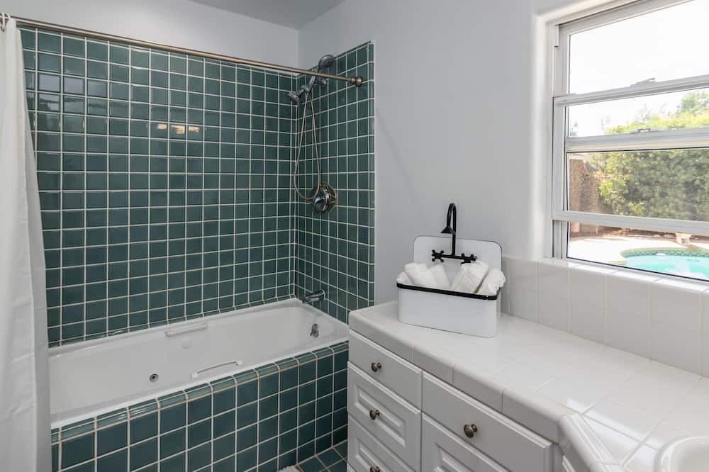 Photo of Bathroom in Valley Village